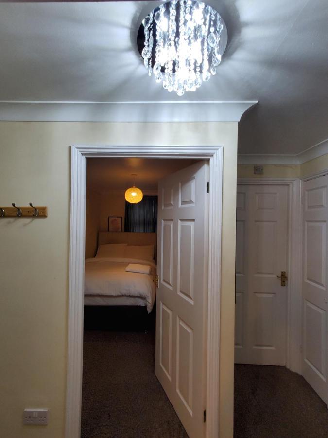 Lovely 2 Bed Flat/Apt In East London- Nice Estate. Dagenham Exteriér fotografie