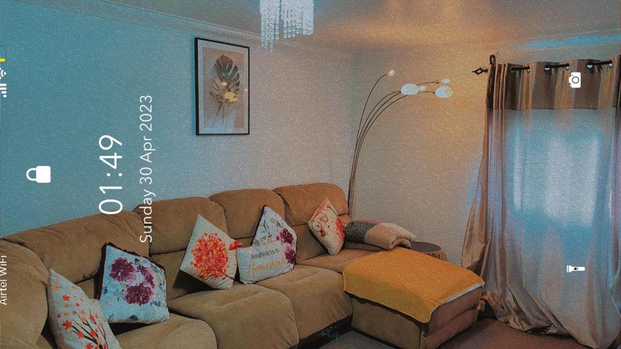 Lovely 2 Bed Flat/Apt In East London- Nice Estate. Dagenham Exteriér fotografie