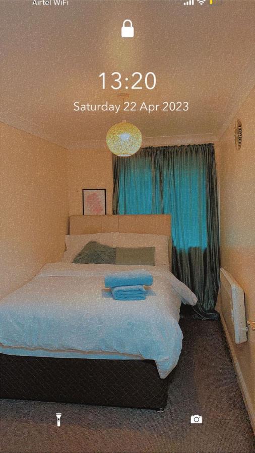 Lovely 2 Bed Flat/Apt In East London- Nice Estate. Dagenham Exteriér fotografie