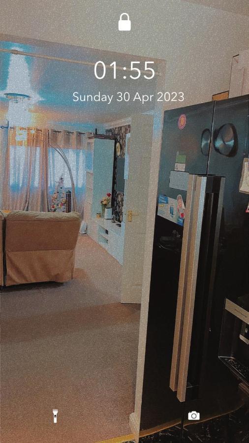 Lovely 2 Bed Flat/Apt In East London- Nice Estate. Dagenham Exteriér fotografie